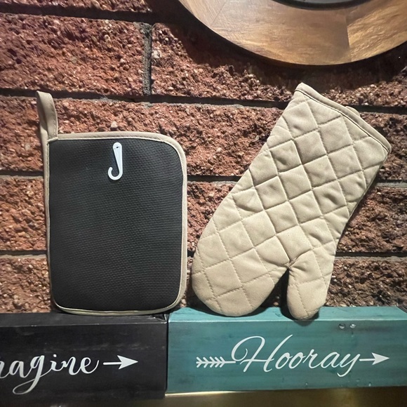 2~Pcs Neoprene Oven & Pot Mitt W Pocket Sets Provides Non-Slip & Easy Grip Tan - Picture 5 of 5